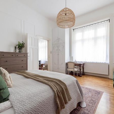 Charming And Unique Apartment With Balcony By The Great Synagogue ブダペスト エクステリア 写真