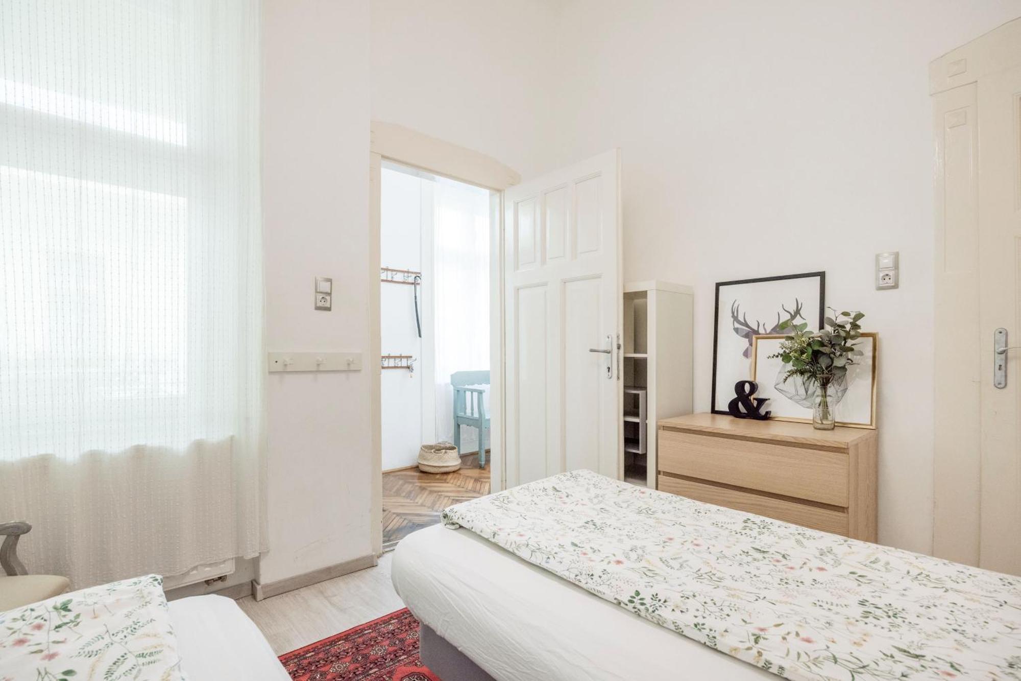 Charming And Unique Apartment With Balcony By The Great Synagogue ブダペスト エクステリア 写真